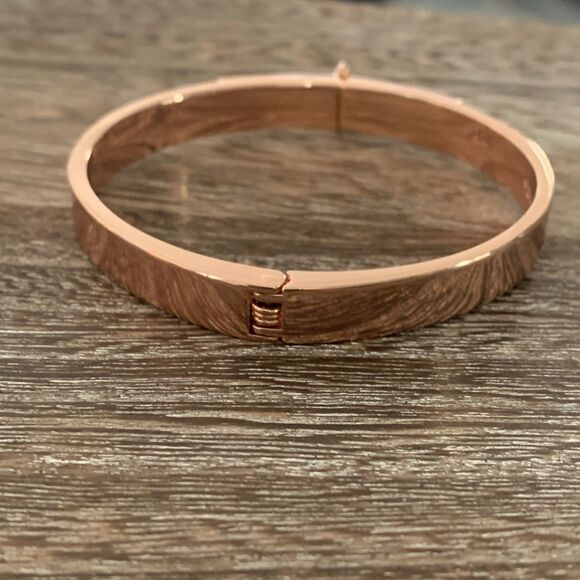 Stella & Dot Small Rebel Bangle Bracelet Rose Gold "You Do You" Quote Hinge NWOT - Picture 7 of 16